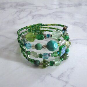NWOT Artisan Handmade Green and Silver Adjustable Comfortable Stretch Bracelet